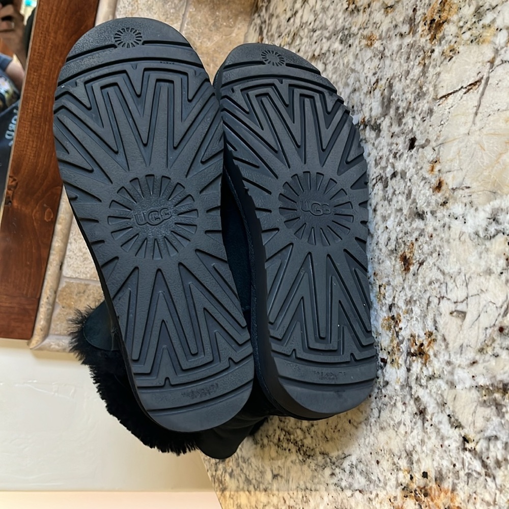 Bailey Button Uggs size 9 black - Picture 8 of 8